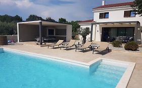 Villa Caprice