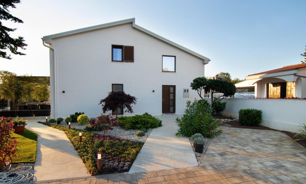 Villa Caprice Milohnici Esterno foto