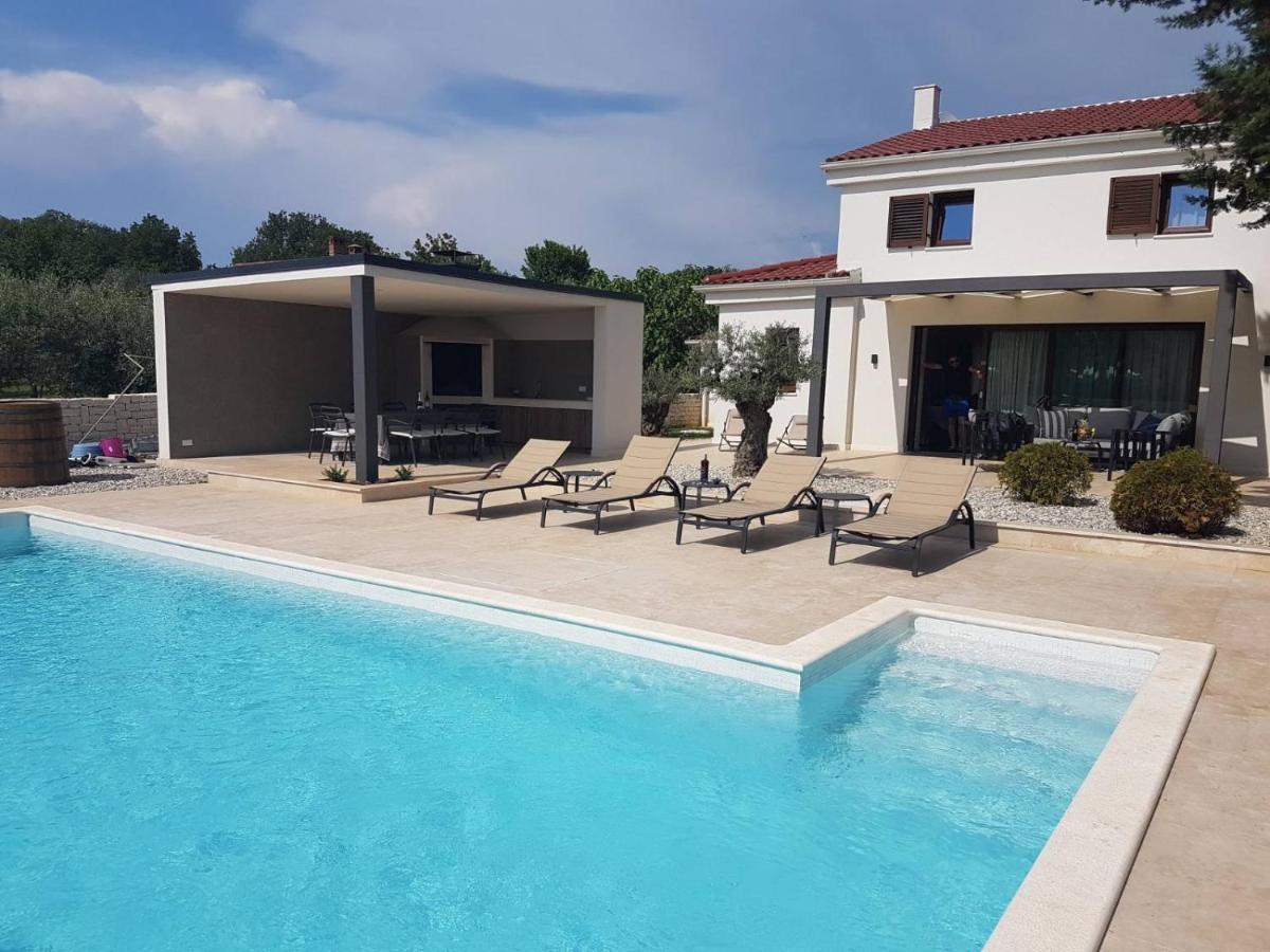 Villa Caprice Milohnici Esterno foto