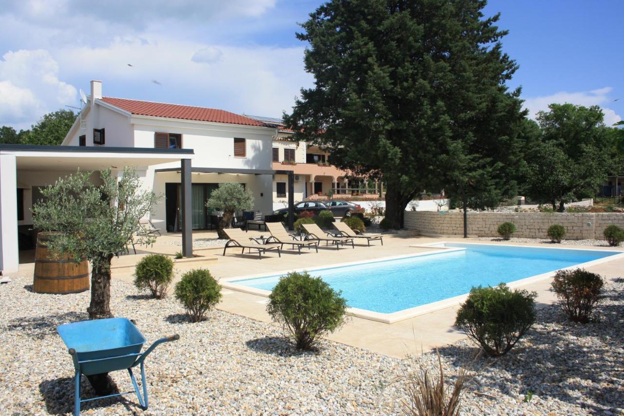 Villa Caprice Milohnici Esterno foto