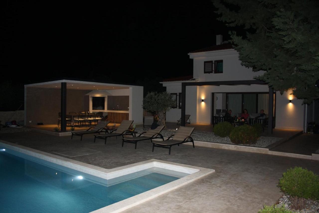 Villa Caprice Milohnici Esterno foto
