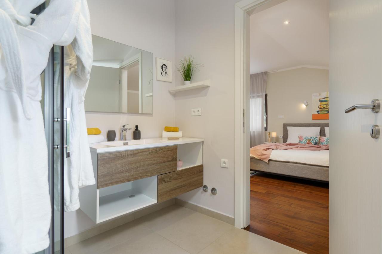Villa Caprice Milohnici Esterno foto